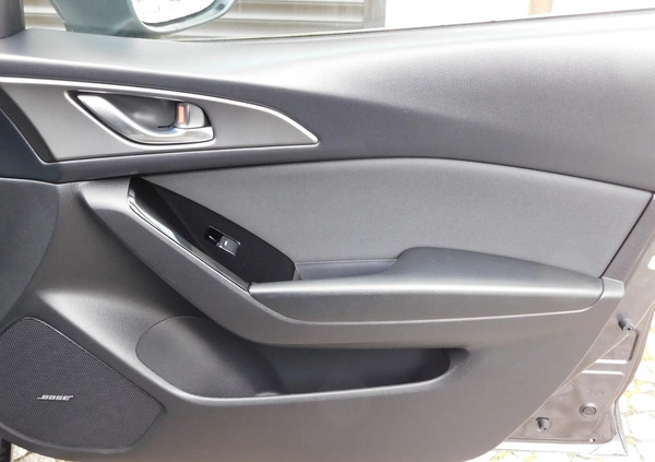 Mazda 3 cena 67900 przebieg: 93000, rok produkcji 2018 z Olsztynek małe 562